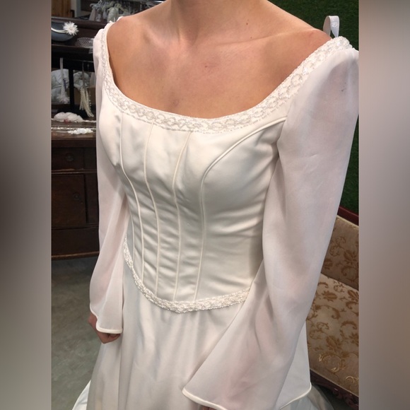 Bridgerton Wedding Dress, BELL LONG SLEEVE, Square Scoop Neck, Aline Ballgown - Picture 2 of 15